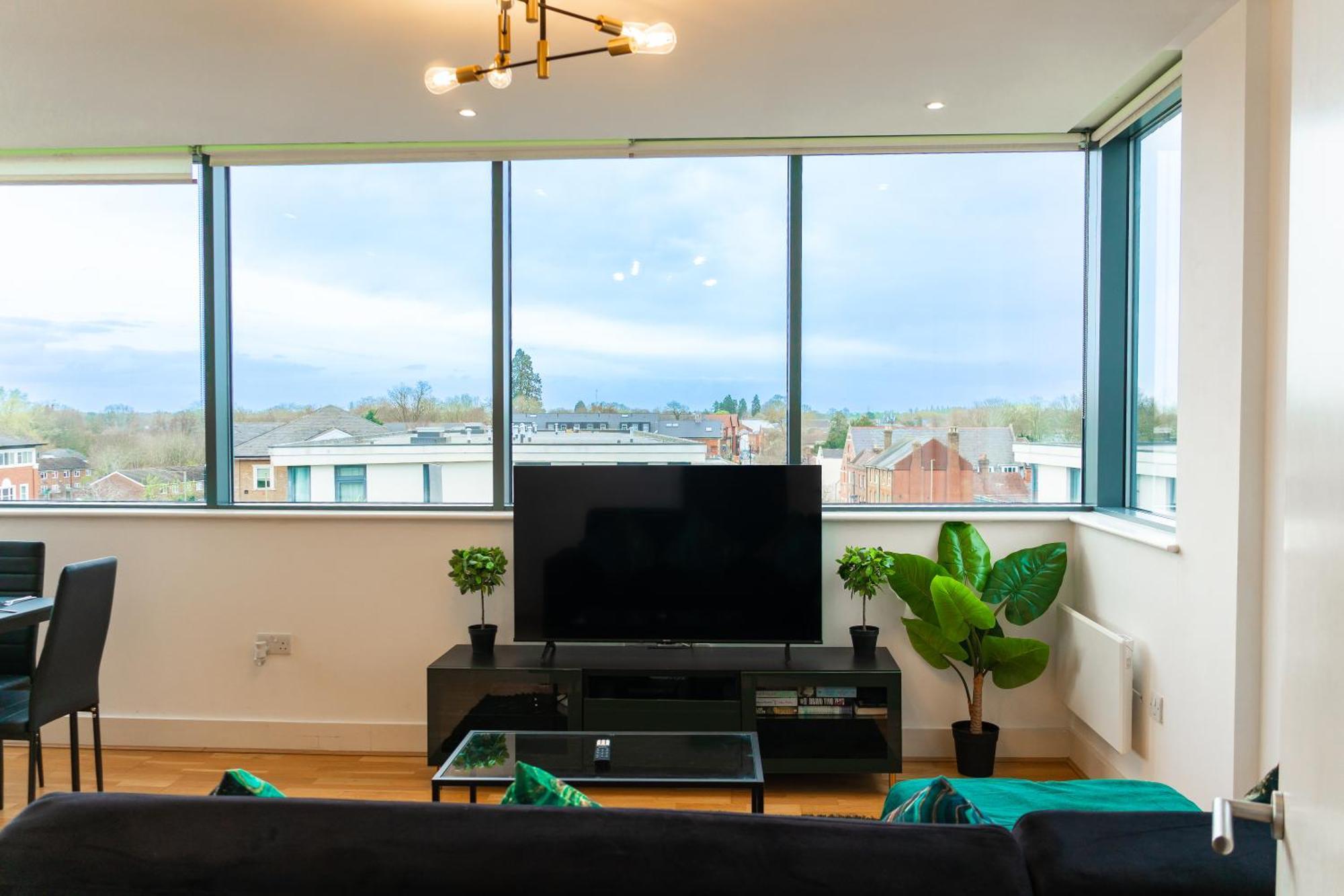 The Regency Suite - Modern 2-Bed 1-Bath Apartment チャーツィー エクステリア 写真